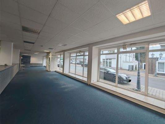 Ladenfläche 2_Schaufensterfront