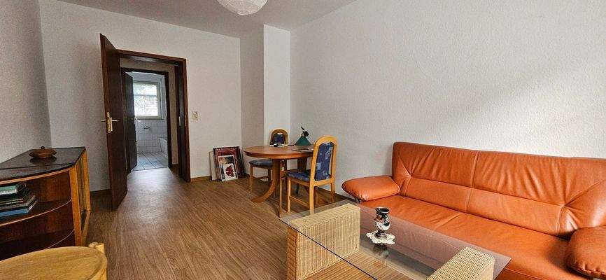 Geräumiges Wohnzimmer