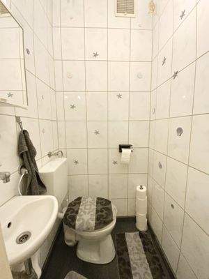 separater Raum mit WC