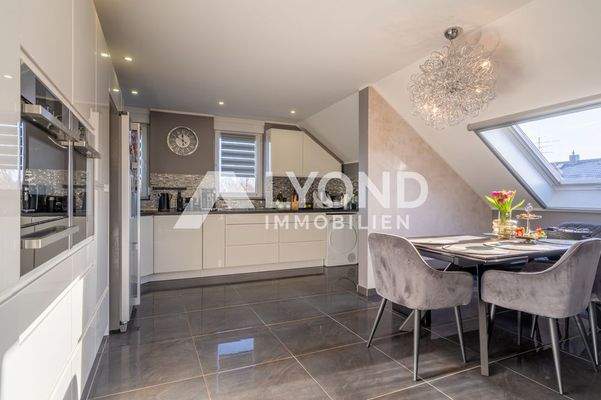 Küche und Essbereich OG