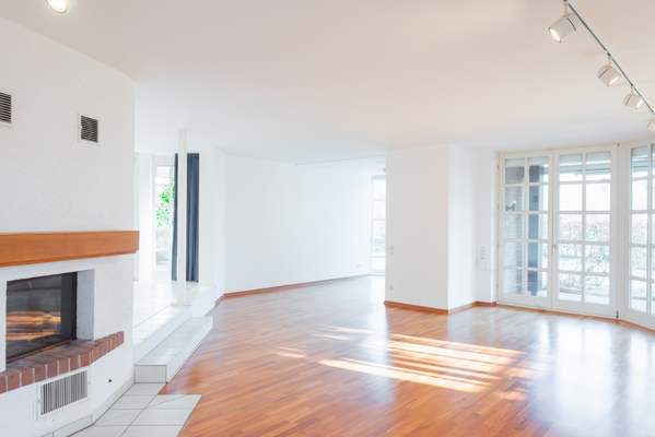 Wohnbereich mit Kamin