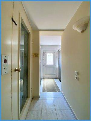 87d70e8e5f40452f9596d73dce60937c-original