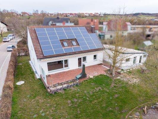 Riesige Terrasse zum Südgarten