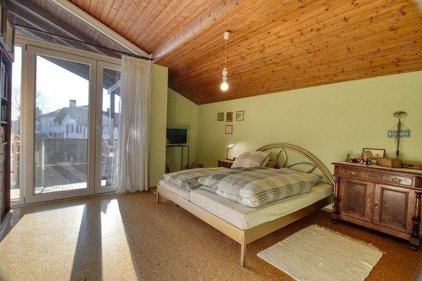 Schlafzimmer Mit Balkon