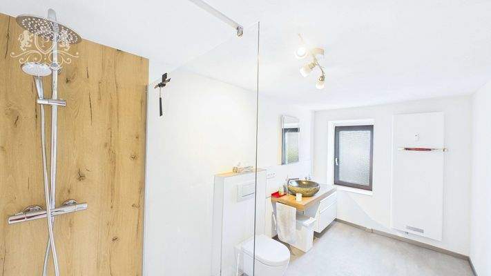 CAM01984G0-PR0423-STILL036