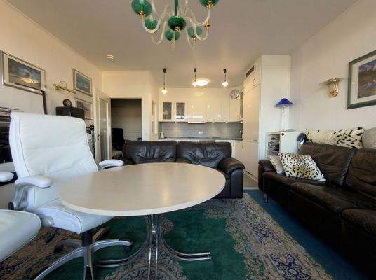 Wohn- und Essbereich mit offener Küche