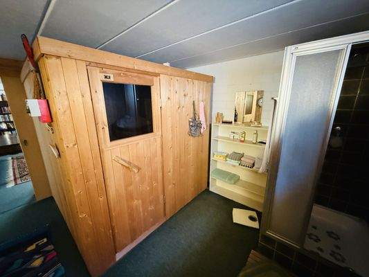 41 Sauna mit Dusche UG