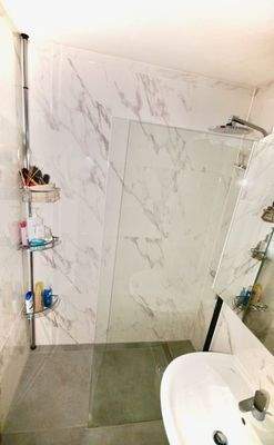 Begehbare Dusche im Bad EG