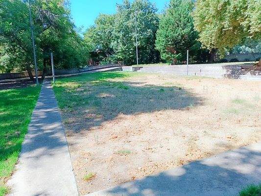 Kreta, Vryses: Wohngebäude mit Pool und Bergblick zu verkaufen – Ideale Investition im Apokoronas!