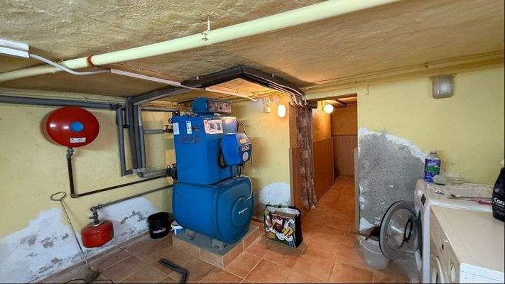 Foto-Keller mit Ölheizung