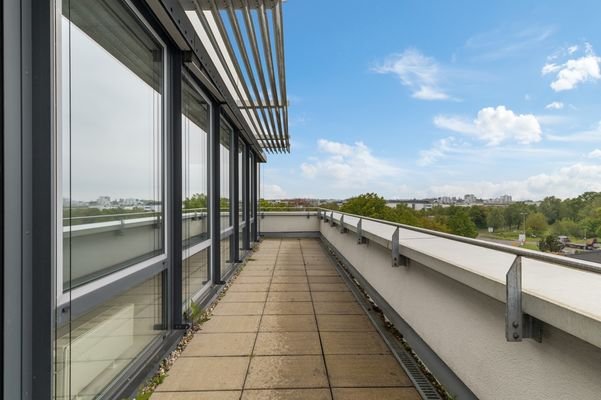 Büro mit Dachterrasse