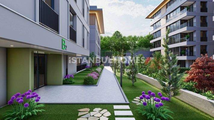 City-View Flats with Horizontal Architecture in Istanbul Uskudar