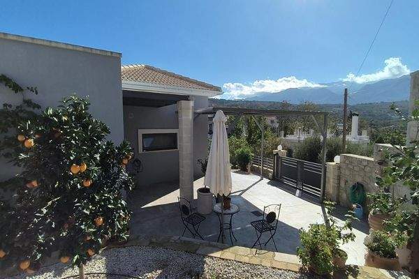 Kreta, Armeni: Charmantes Haus mit Blick auf die White Mountains zu verkaufen