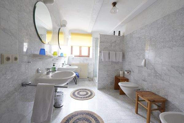 Wohnung EG Badezimmer