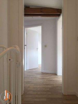 Flur DG vor Einzug der aktuellen Mieter