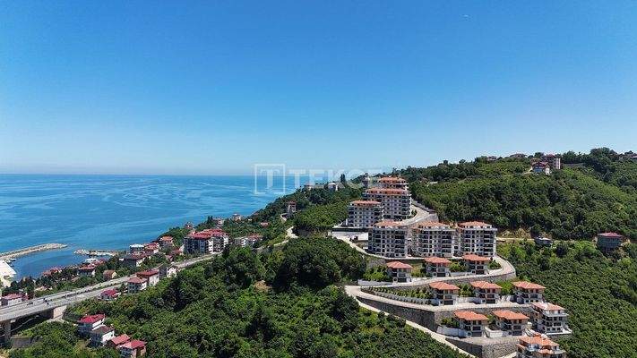 Furnished Flats in a Complex in Trabzon Kalecik