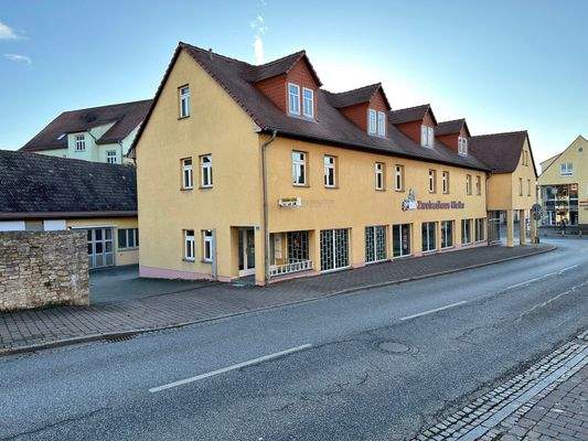 Wohn- und Geschäftshaus - Straßenansicht 2