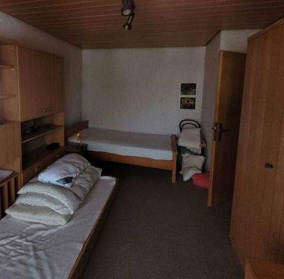 Gäste-Zimmer andere Seite.jpg