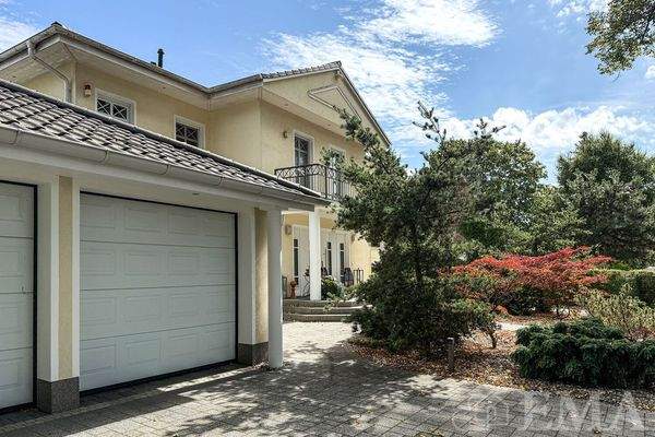 Blick von der Garagenzufahrt