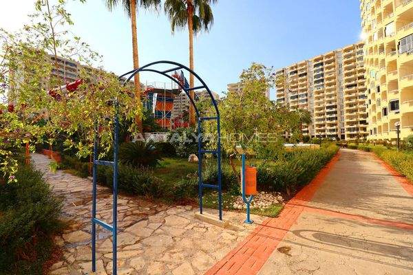 Flat in Liparis 5 Project near the Sea in Mersin Turkey