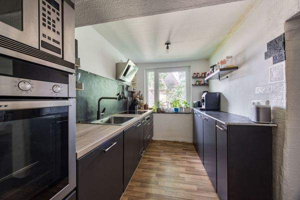 Praktische Einbauküche mit Elektrogroßgeräten im Preis enthalten