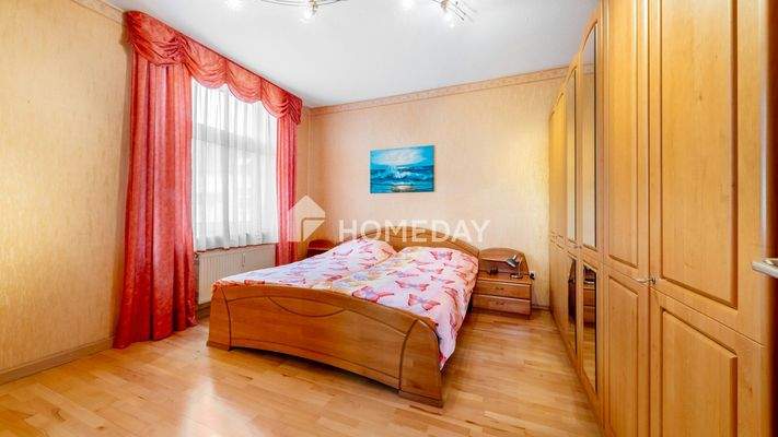 1. OG Schlafzimmer 1