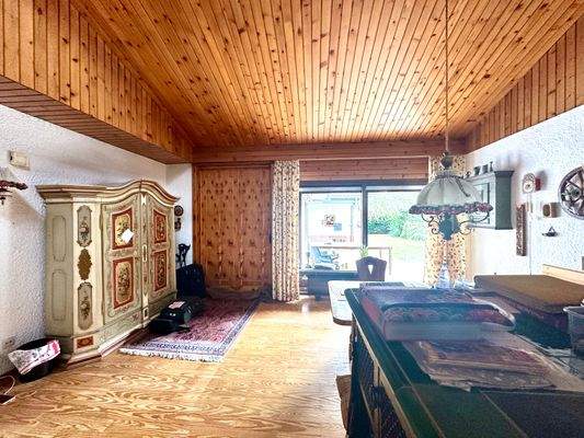 Wohndiele mit Kachelofen