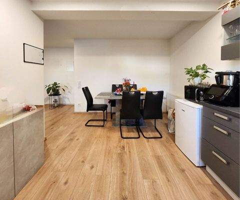 EG rechts Blick von der Küche zum Essbereich