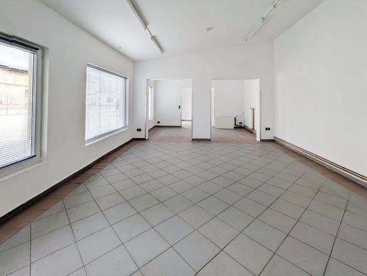 Bürofläche mit ca. 26 m² Ansicht 2. Eingang in den