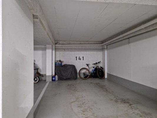 Überbreiter Tiefgaragenstellplatz