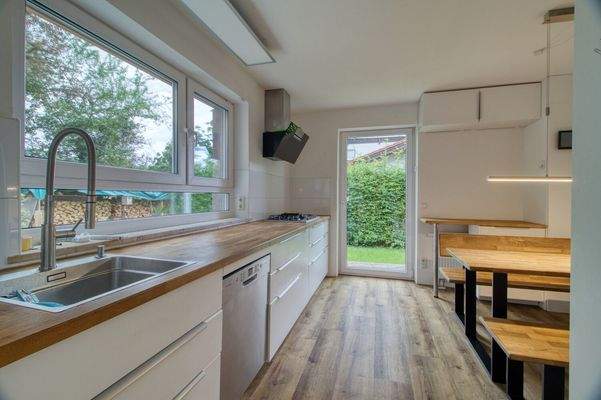 Küche mit Essbereich Bild 1