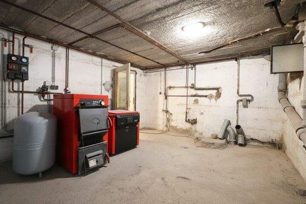 Kellerraum mit Heizung
