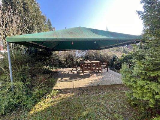 überdachter Gemeinschafts-Pavillon zum Feiern