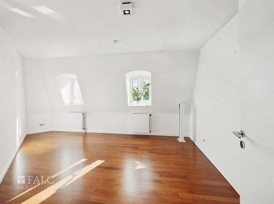 Zimmer (3.OG, ca. 12,75 m²)