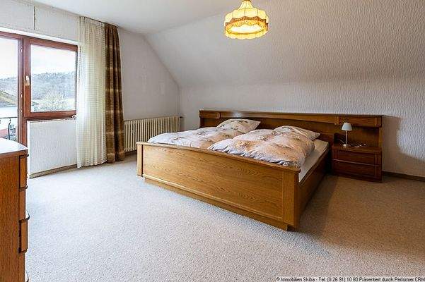 Schlafzimmer 1 mit Balkonzugang