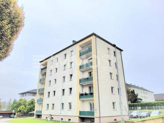 Mehrparteienhaus im Balkon 