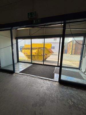 Zugang zum EG f. Kunden/Lieferanten