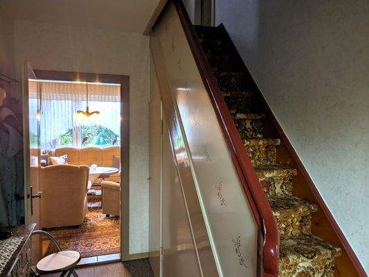 Treppe zum Obergeschoss