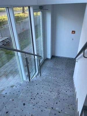 Luxuswohnung, 3 ZKB, großer Balkon, Tiefgarage in 