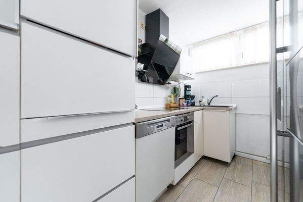 Küche (Einbau wird demontiert vom Mieter)