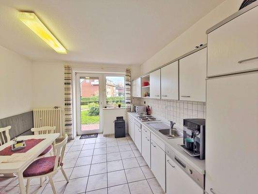 Küche mit Speisekammer