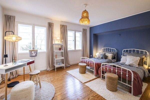 Mögliches Kinderzimmer mit Balkon zu den Teichwiesen 1. OG