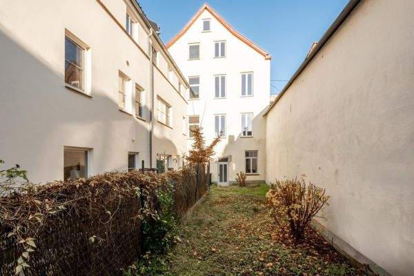 Rückansicht mit Garten