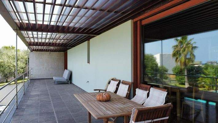 Kreta, Stalos: Luxuriöse Villa mit Meerblick in Strandnähe zu verkaufen