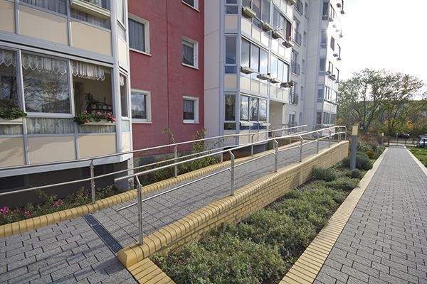 Rampe Eingang hinten