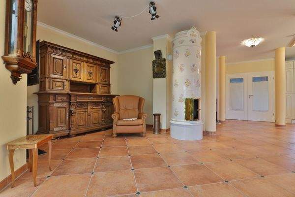 imposanter Kachelofen