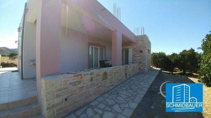 Kreta, Petrokefali: Südkreta Neues Haus mit zwei Schlafzimmern und großem Garten zu verkaufen