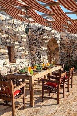 Trulli aus dem 17. Jahrhundert mit Pool