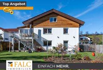 Gebäude mit Garten aus Ost