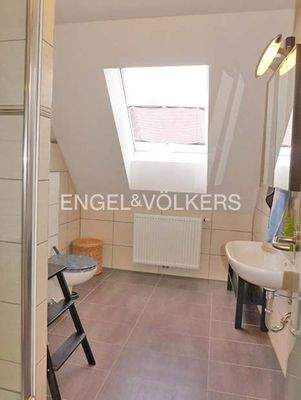 Tageslichtbad mit Dusche